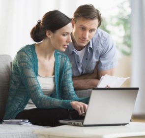 Couple lowering their central heating installation cost by researching online